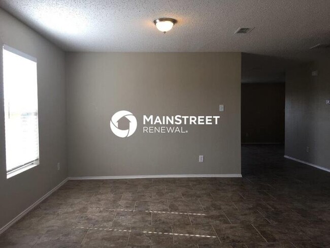 Building Photo - 3563 Saguaro Dr