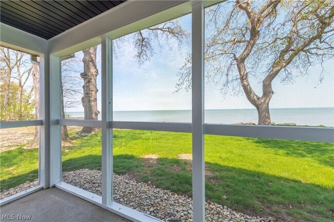 Building Photo - 3844 Edgewater Dr