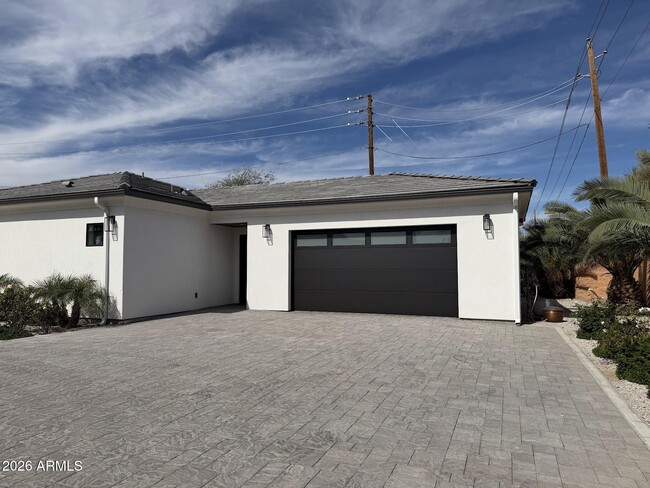 Building Photo - 8736 E Joshua Tree Ln