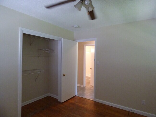 Building Photo - ORR731/733