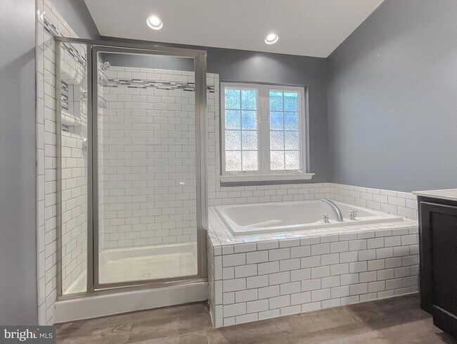 Building Photo - 45571 Catalina Ln