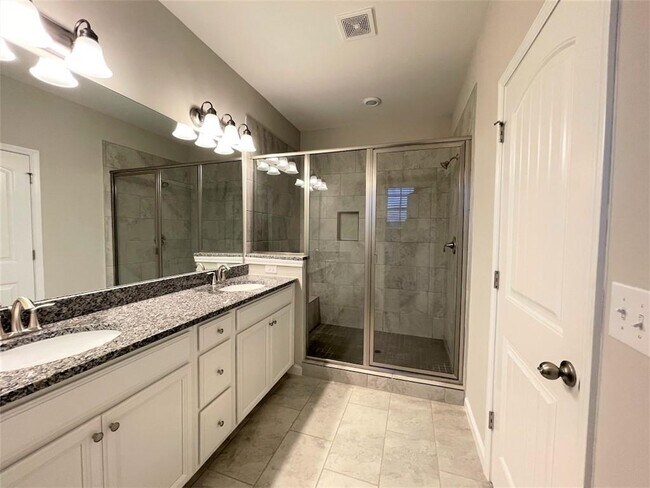 Building Photo - 404 Caravelle Walk