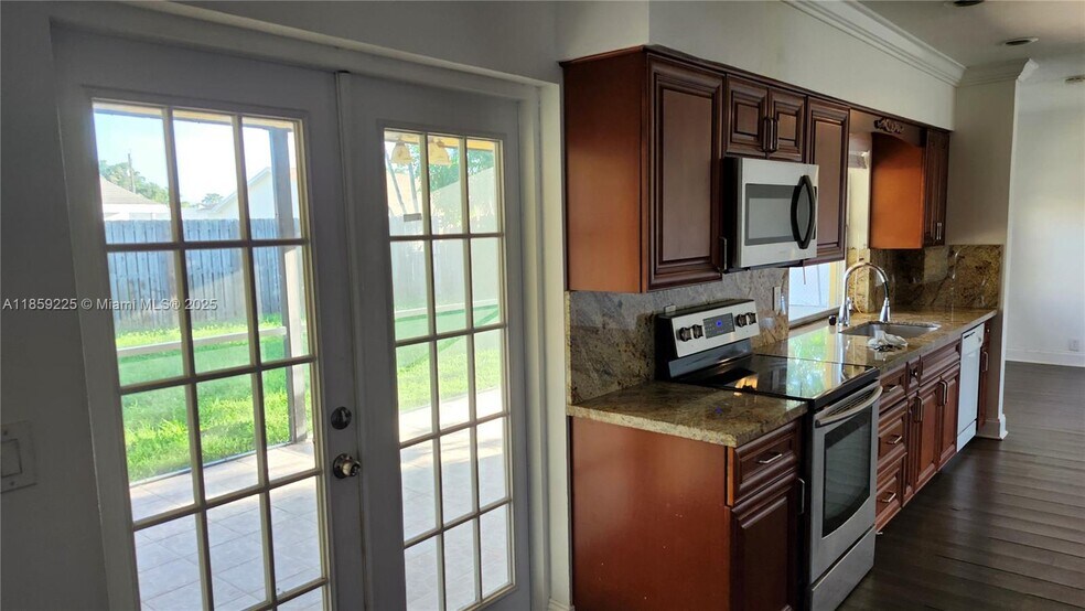 Building Photo - 3 Forest Hills Ln