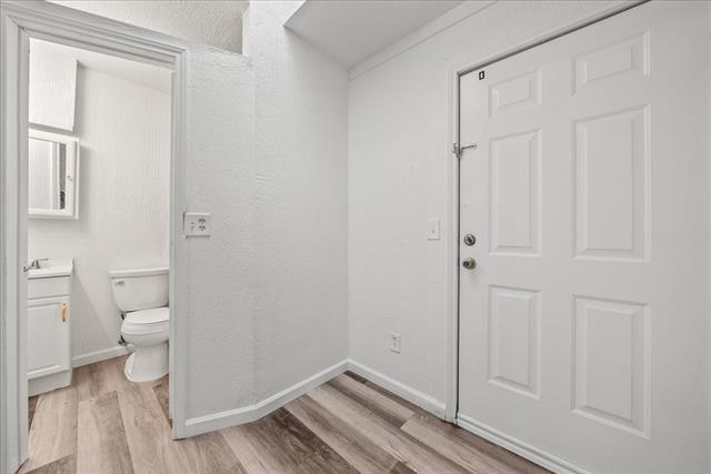 Building Photo - 212 N Wood St