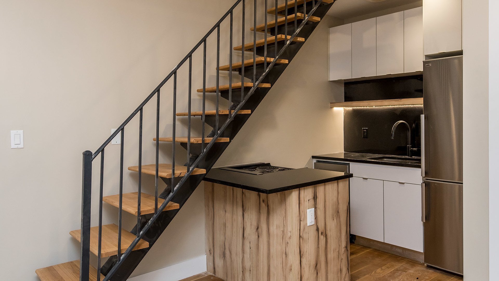 Building Photo - 595 Myrtle Ave