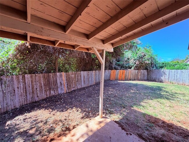 Building Photo - 2301 Whitlow Cove