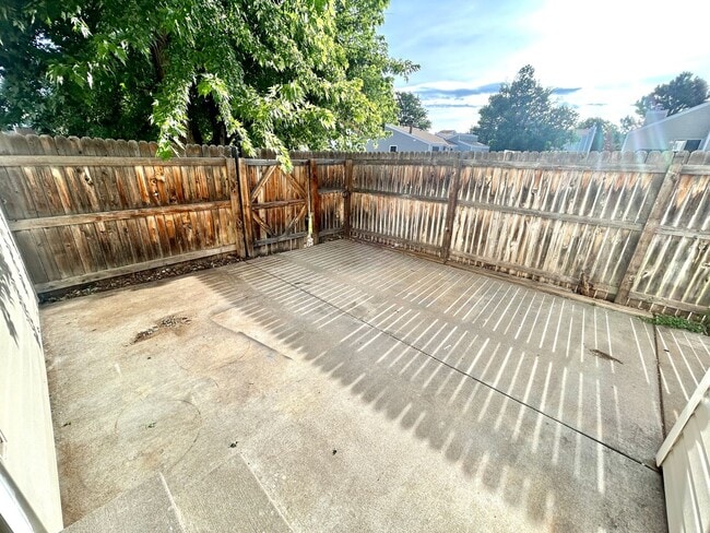 Building Photo - Charming Home on a Quiet Cul-de-Sac Surrou...