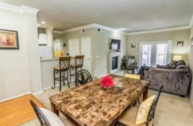 Building Photo - 2400 McCue Rd