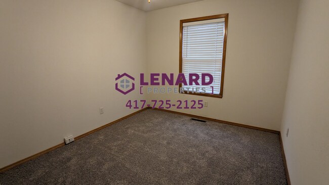 Building Photo - 3 Bedroom, 2 Bathroom House with Fenced Ba...