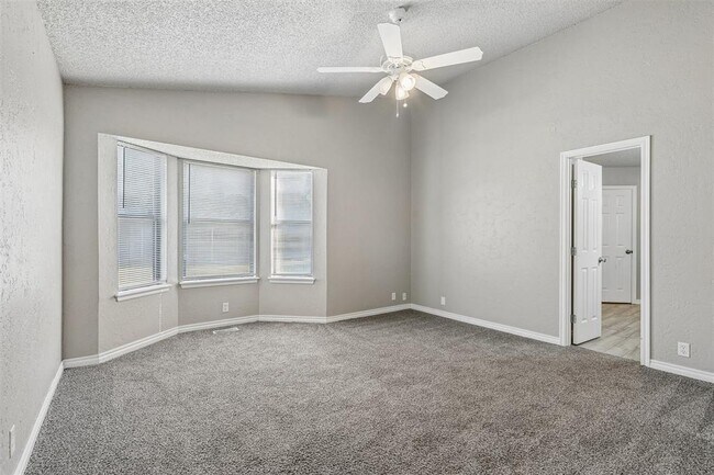 Building Photo - 217 Cypress Dr