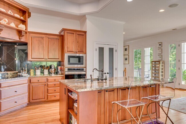 Building Photo - 501 John Fox's Run