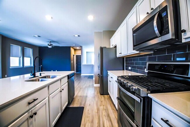 Building Photo - 8306 Mandela Bend