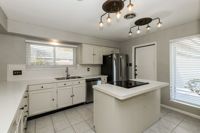 Building Photo - 1022 Red Rock Canyon Dr