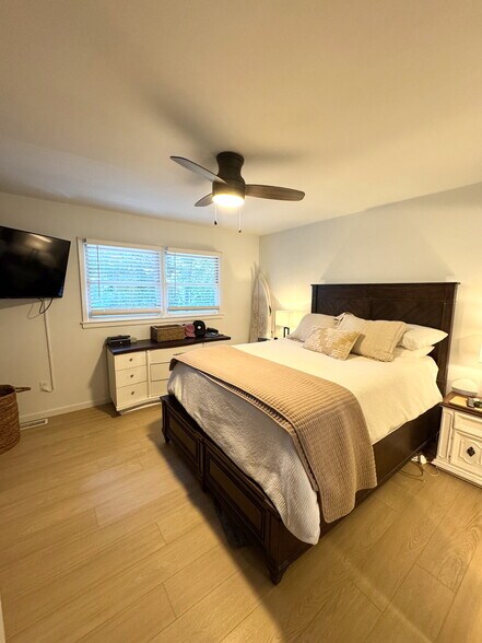 Master bedroom - 2029 Eastwood Rd