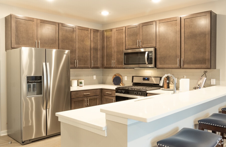 2 BR-2 BA 1072 SF Kitchen - The VIEW at Fairfield