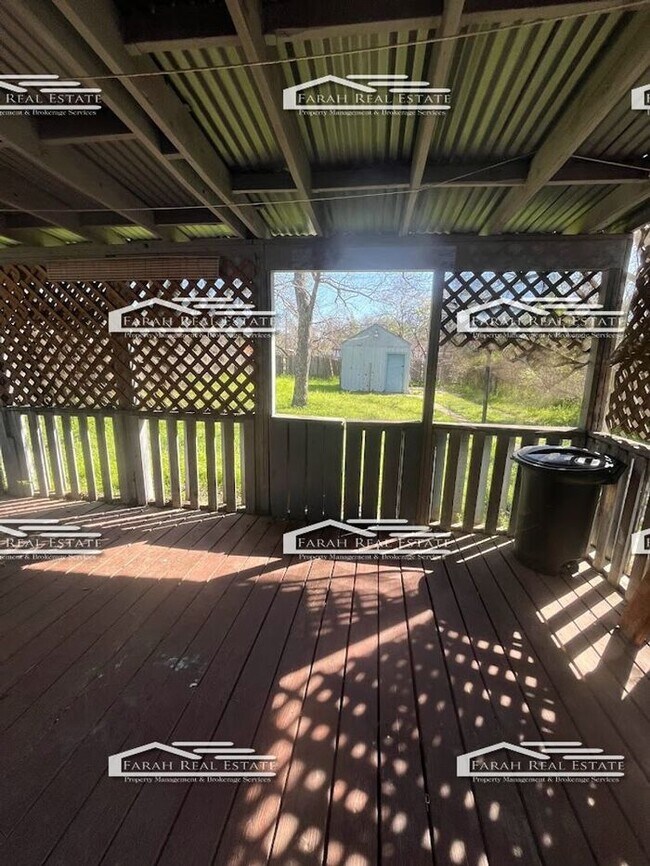 Building Photo - 2/1 Unit- Now Available, Fort Worrth TX!