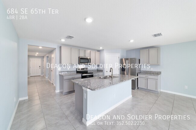 Building Photo - 684 SE 65th Terrace