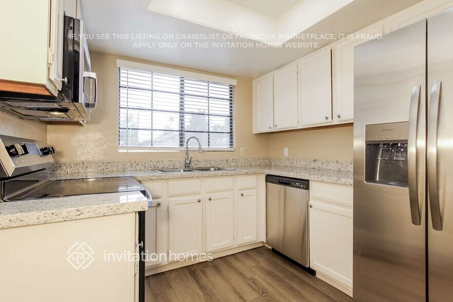 Building Photo - 6628 N 48th Dr