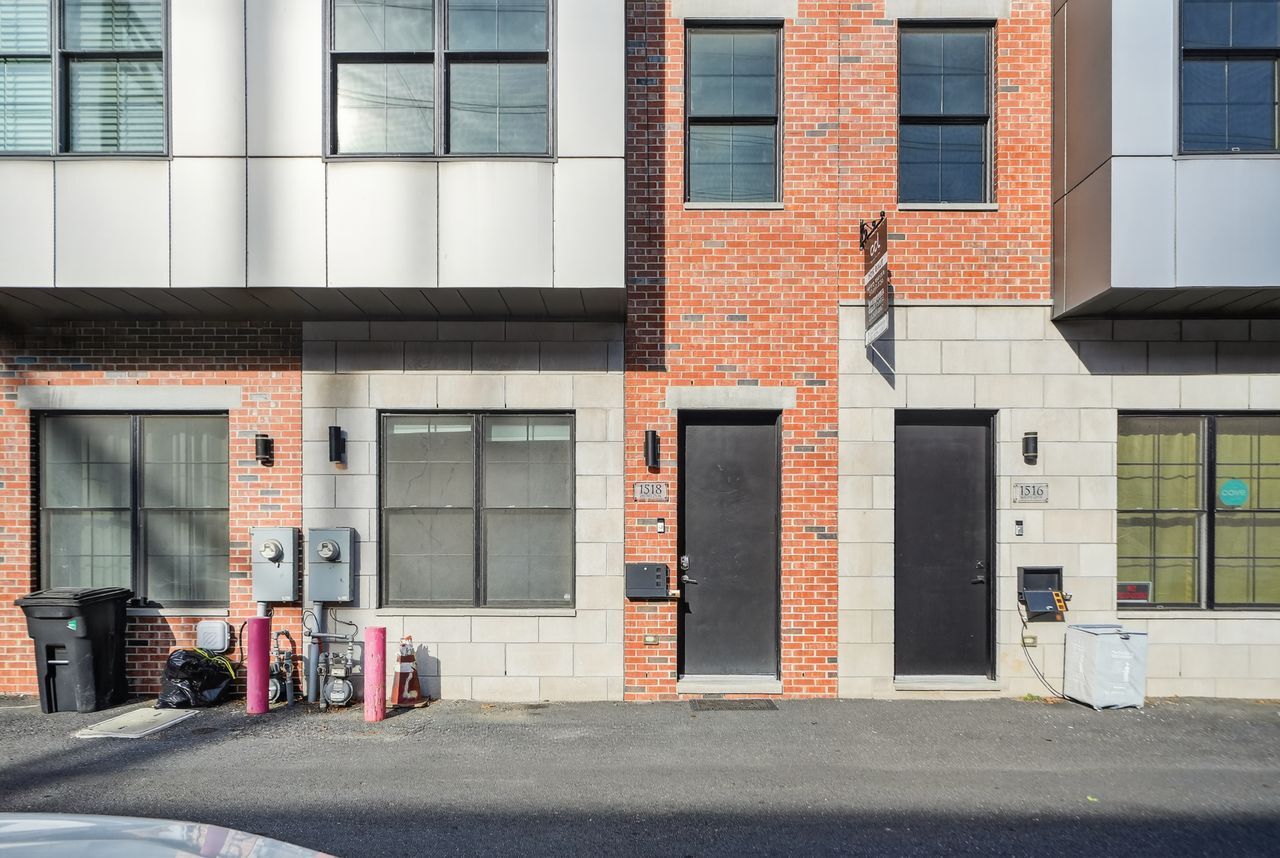 Building Photo - 1518 S 25th St