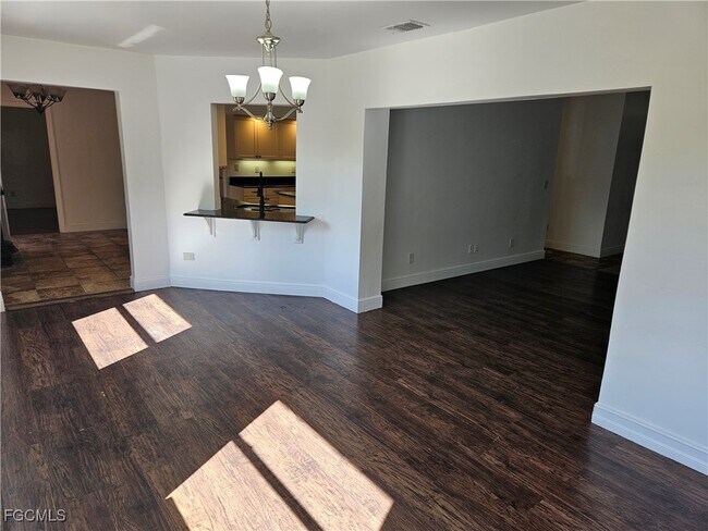 Building Photo - 713 Palmetto Ave