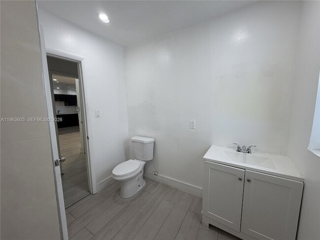 Building Photo - 121 Flagami Blvd