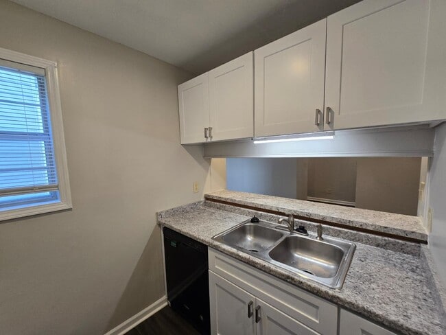 Building Photo - 267 Waterdown Dr