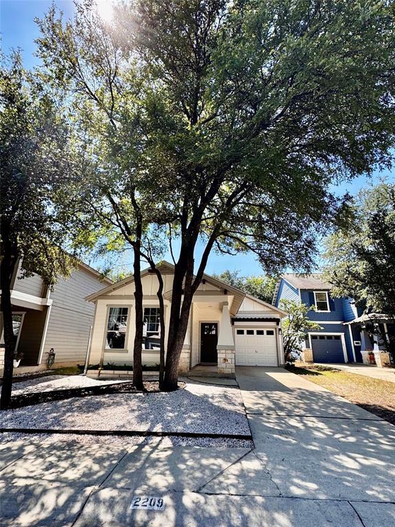 Building Photo - 2209 Independence Dr