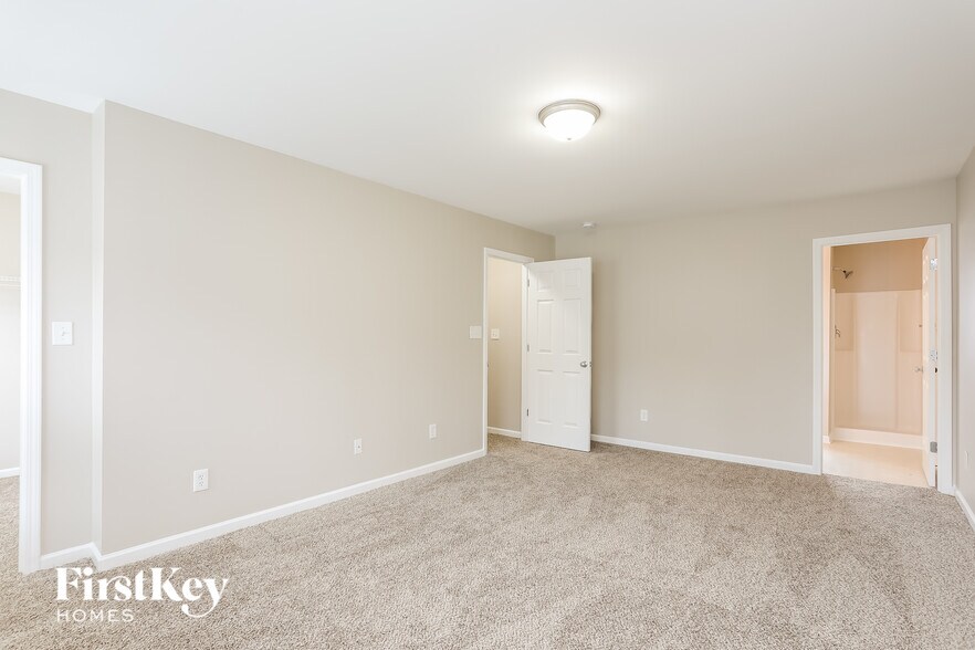 Building Photo - 5 Stepney Ct