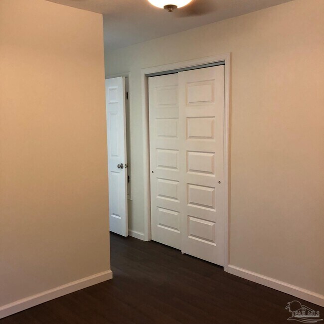 Building Photo - 5940 Mona Ln