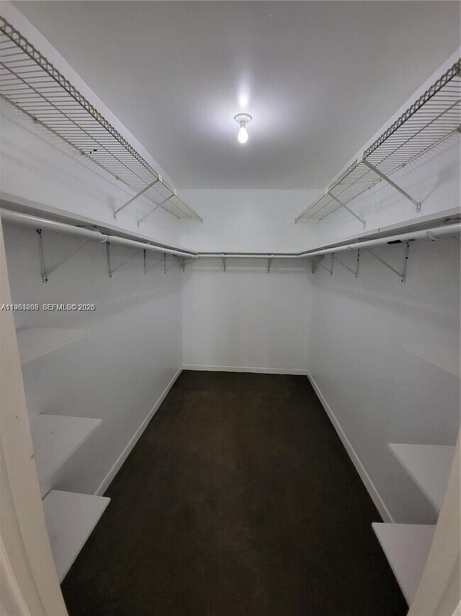 Building Photo - 3125 Oakland Shores Dr