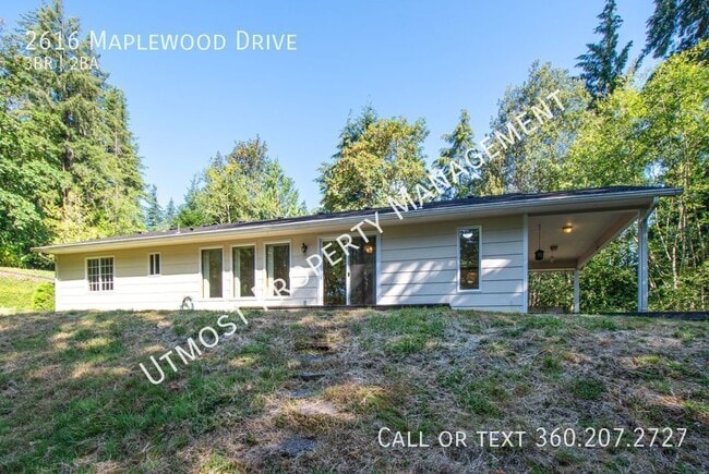 Building Photo - 2616 Maplewood Dr