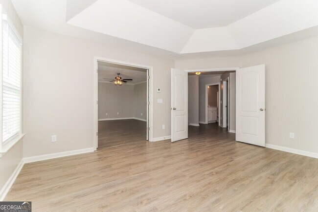 Building Photo - 66 Longwood Ct