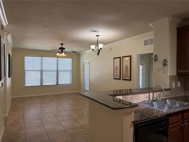 Building Photo - 902 Charo Pkwy