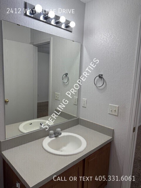 Building Photo - 2412 Waterleaf Dr