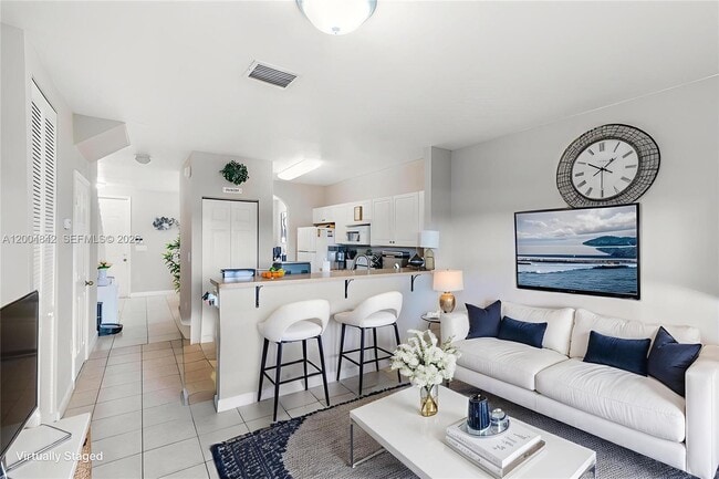 Building Photo - 1420 NE 33rd Ave