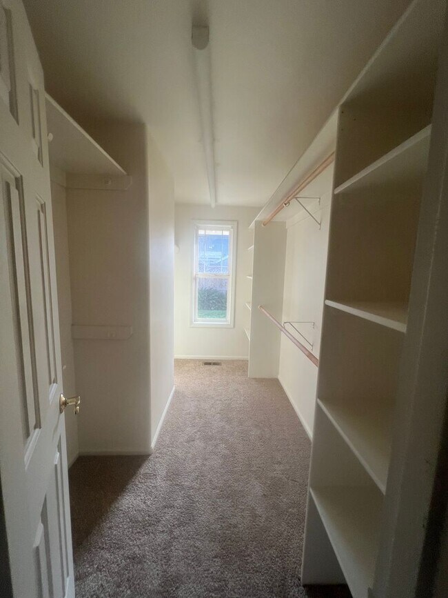 Building Photo - Great Single level Home!