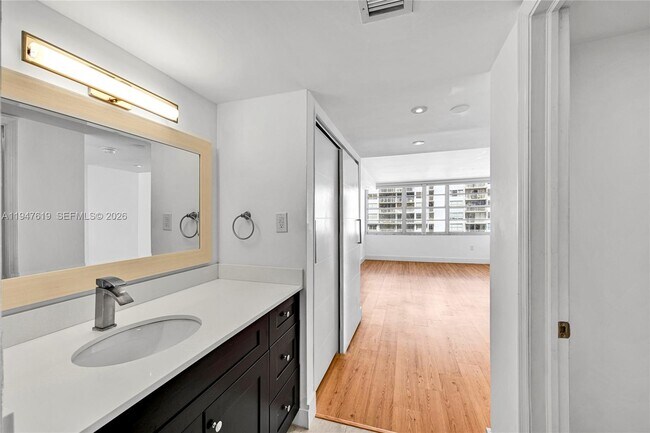 Building Photo - 18041 Biscayne Blvd