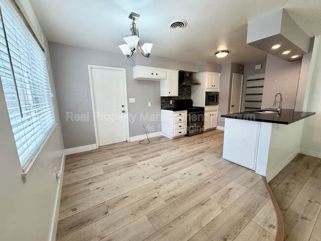 Building Photo - 5694 N 9th St