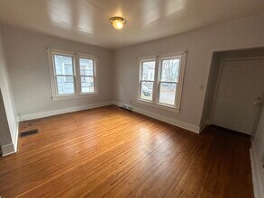 Building Photo - 121 Elba St