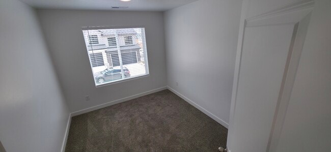 Building Photo - 4335 N 325 E