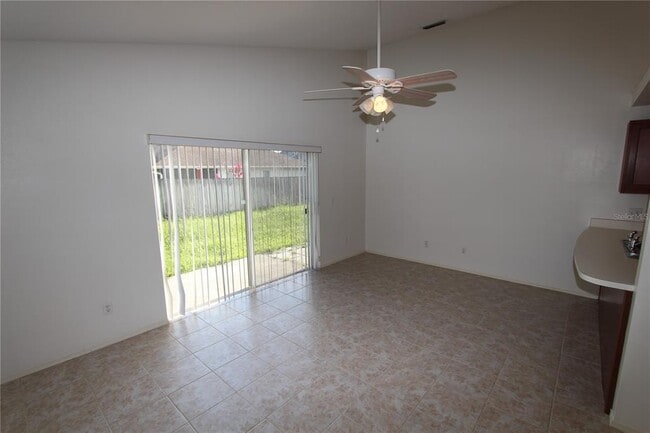 Building Photo - 940 Islander Ave