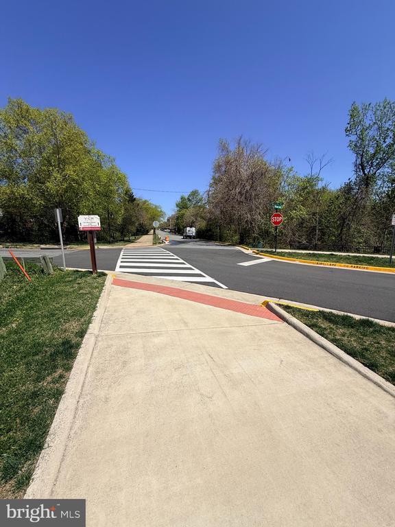 Building Photo - 315 Willis St