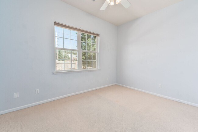Building Photo - Elegant Two-Story Home in Tanner Plantation!