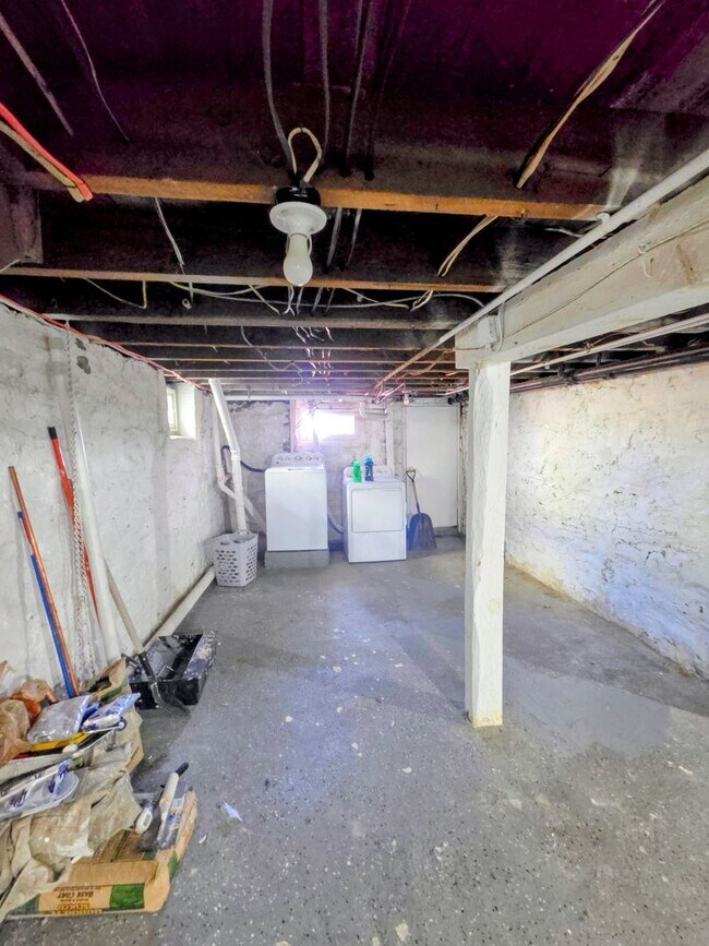 Building Photo - 2111 N 1st Ave