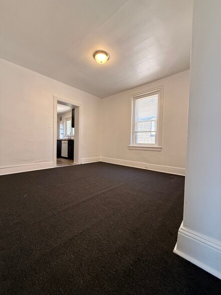 Building Photo - 1605 DeKalb St