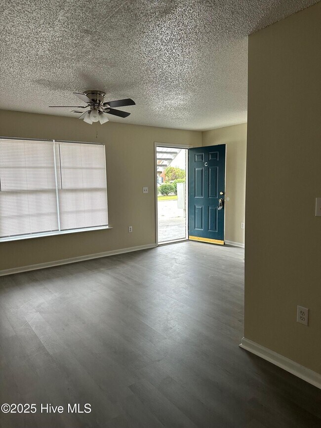 Building Photo - 4468 Magellan Ct