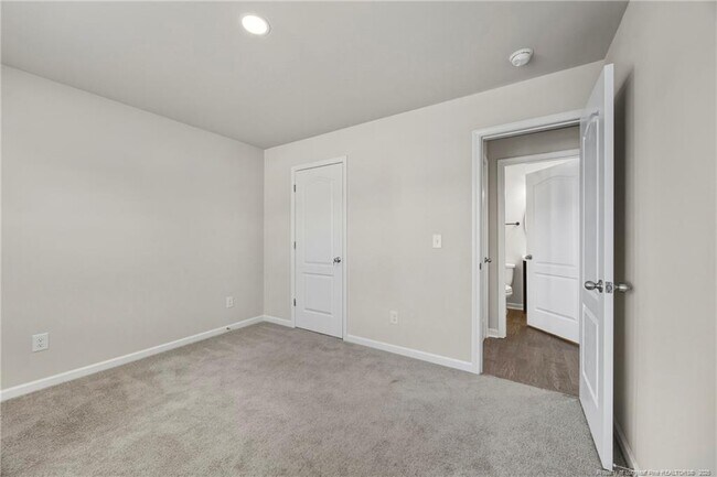 Building Photo - 34 Merlin Ct