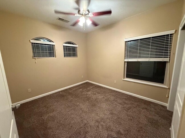 Building Photo - 39 N Post Ave