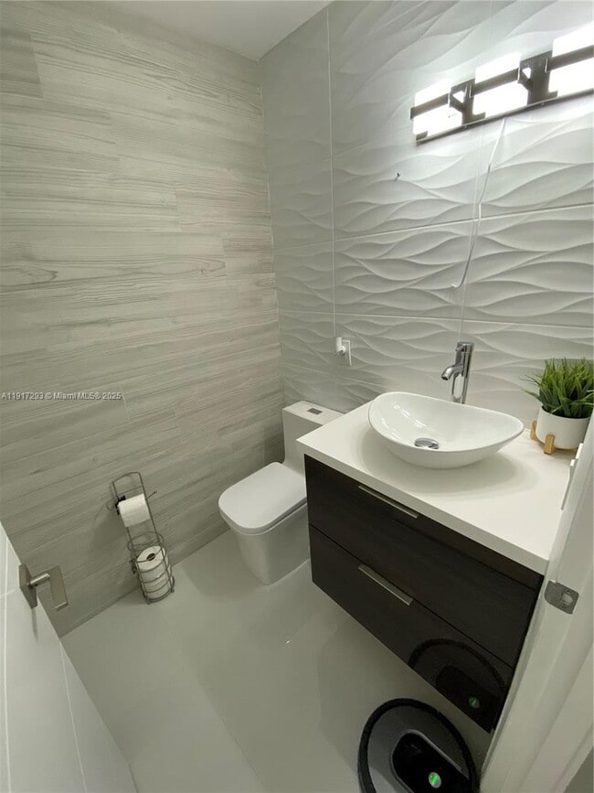 Building Photo - 14202 SW 111th Ln