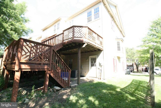 Building Photo - 10137 Treble Ct